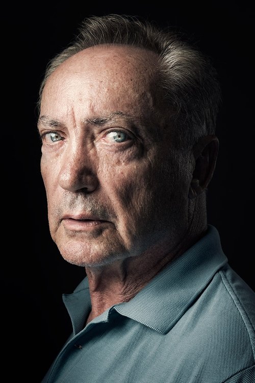 Udo Kier jako Hans w obsadzie Tajny agent