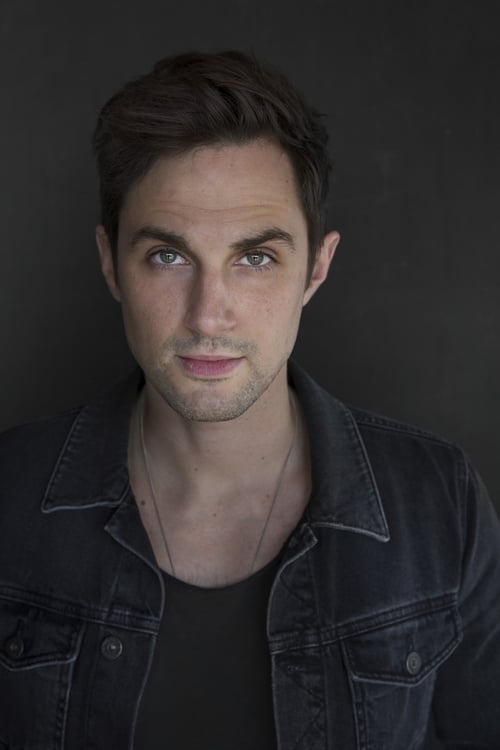 Podobny aktor do Austin Stowell: Andrew J. West