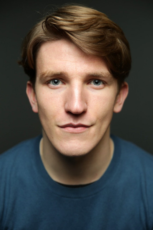 Podobny aktor do David Dastmalchian: Ewan Mitchell