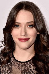 Podobny aktor do Sara Paxton: Kat Dennings