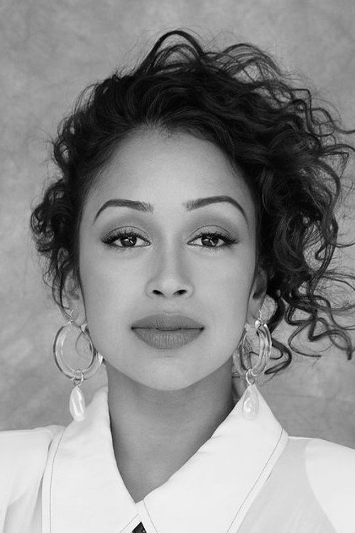 Liza Koshy jako Host (voice) w obsadzie K-popowe łowczynie demonów