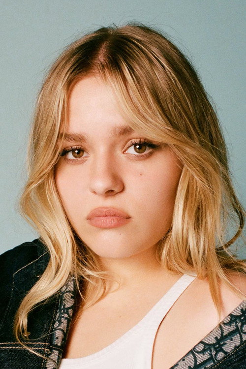 Podobny aktor do Jeff Bennett: Maisy Stella