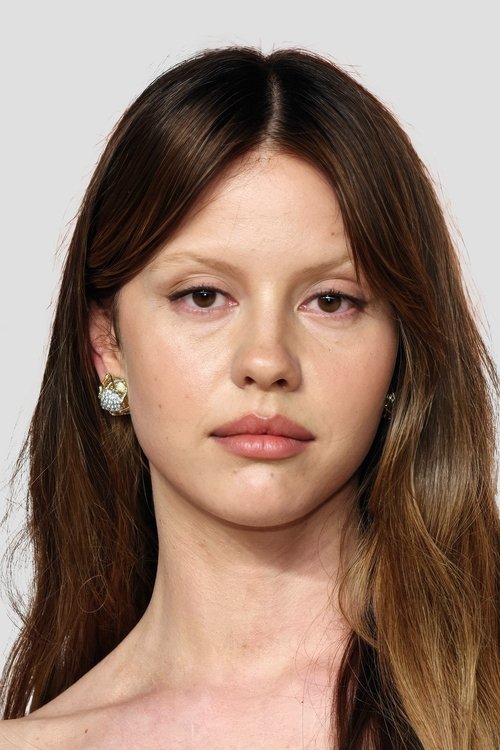 Podobny aktor do Jake Johnson: Mia Goth