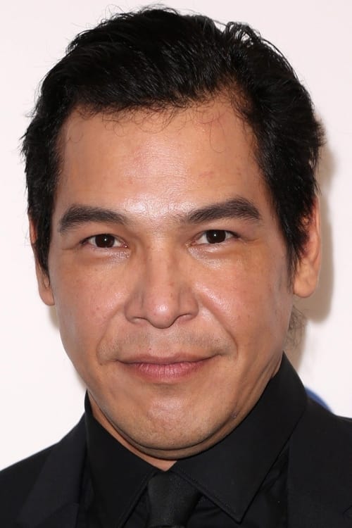 Podobny aktor do Sara Paxton: Nathaniel Arcand