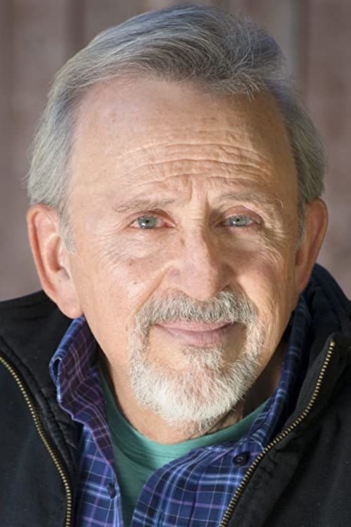 Podobny aktor do Geraldine Viswanathan: Paul Eiding