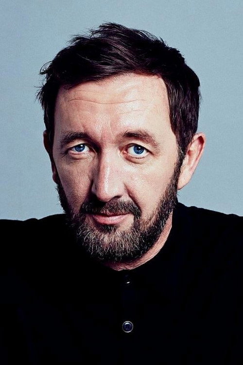 Ralph Ineson jako General Andrews w obsadzie Twórca
