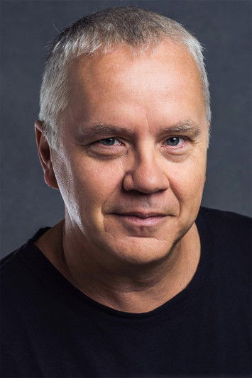 Tim Robbins jako Andy Dufresne w obsadzie Skazani na Shawshank
