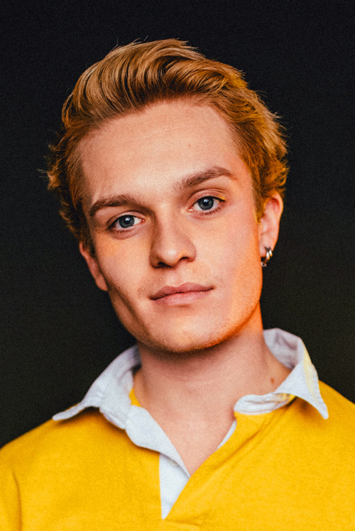 Podobny aktor do Oscar Isaac: Tom Glynn-Carney