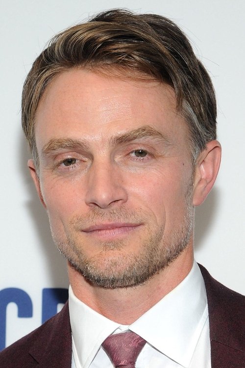 Podobny aktor do Cary Christopher: Wilson Bethel